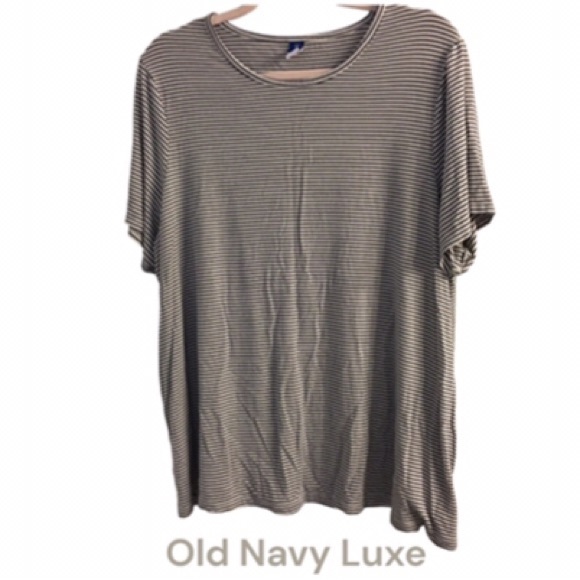 XXL Bundle! Two High Quality T-shirts•Nike and Old Navy Luxe - Picture 5 of 14